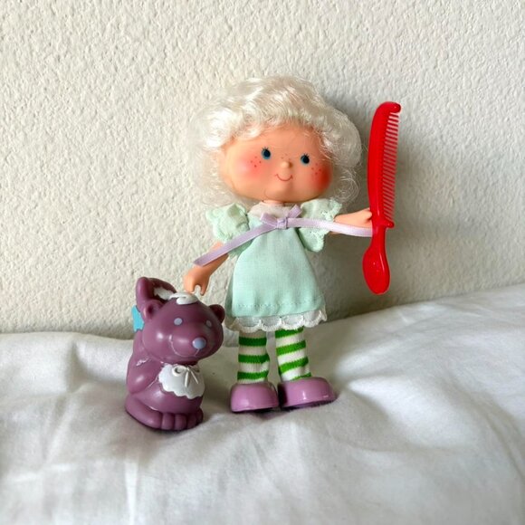 1979 Vintage Strawberry Shortcake Angel Cake Doll and Pet Toy - Picture 2 of 6